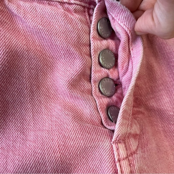 SOLD 🚫💕RARE! FREE PEOPLE WE THE FREE PINK DENIM SHORTS💕 - Picture 4 of 4
